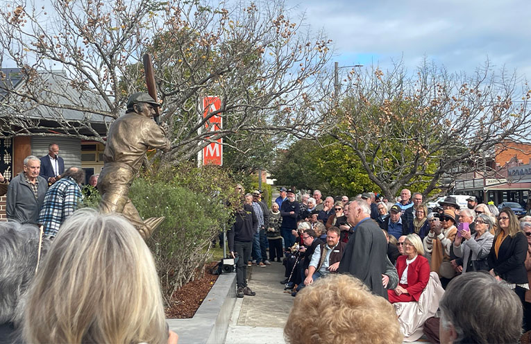 Cricketing great Doug Walters honoured with home-town statue