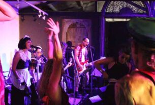 Burlesque troupe set to ‘seductively entertain’ at the James Theatre