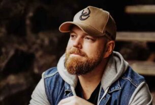 Country troubadour to take the Royal stage