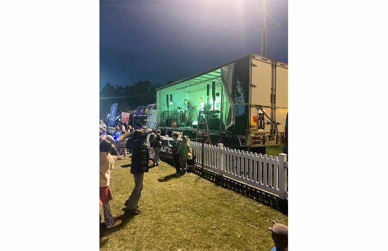 Live music photo.