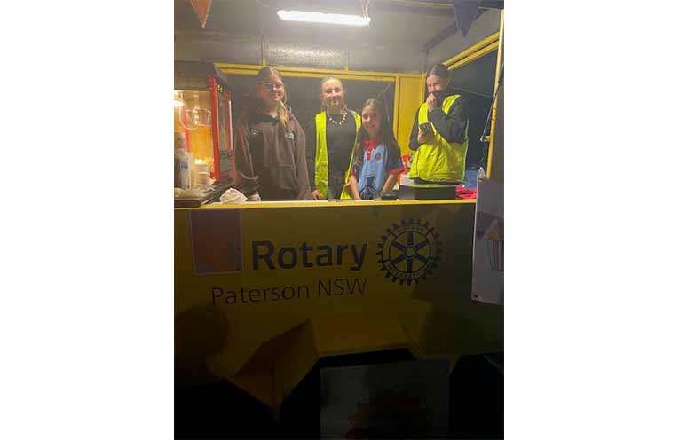 Kohdi Steele, Pixie Davey, Ivy Odgers, and Elena Cowie, youth volunteers from Rotary Club of Paterson running the fairy floss stall. Photos: Megan Willis.