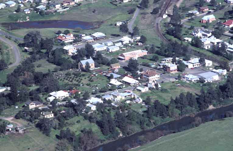 Aerial photo of Paterson by Dr Cameron Archer in June, 1985, showing well-established trees. Photo: Supplied by Paterson Historical Society.